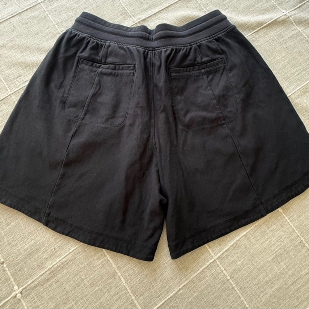 Athleta drawstring shorts. Like new.
